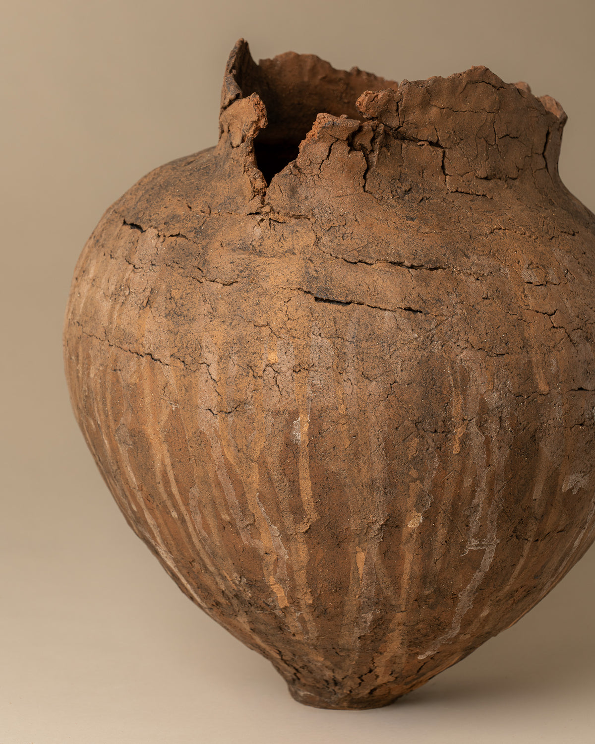 Pithos 004 in Utah Clay, additional view 02