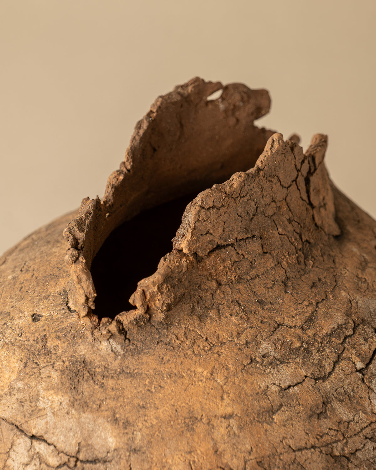Pithos 005 in Utah Clay, additional view 02