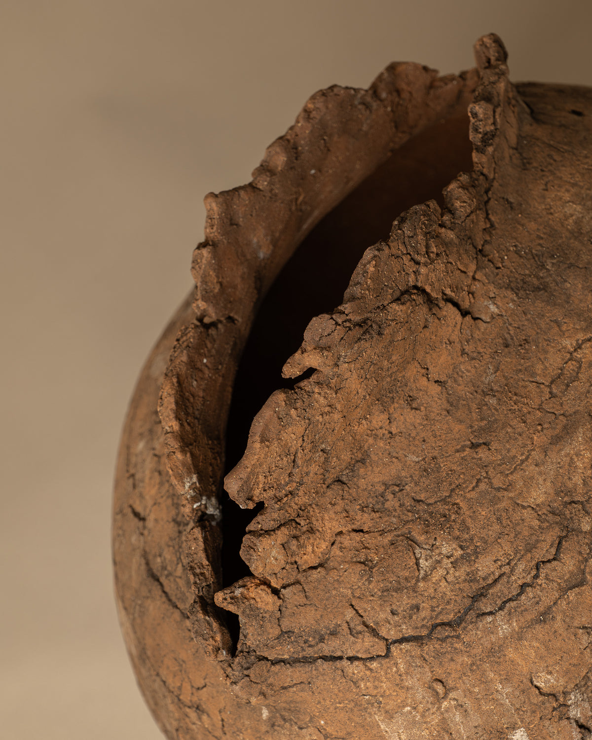 Pithos 005 in Utah Clay, additional view 06